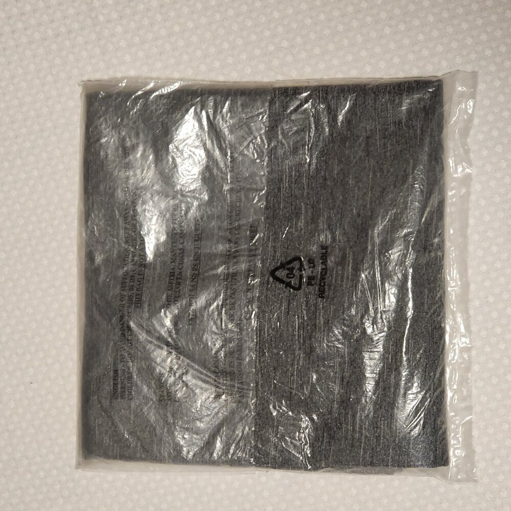 NEW Nike Swim Hydroguard Dri-Fit T-shirt  Men's Small  Black color looks grey - Picture 4 of 5